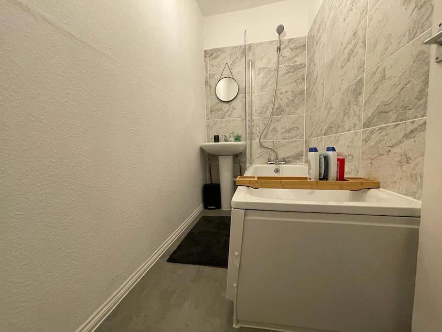 Beautiful 2 Bedroom On Tower Bridge London Bagian luar foto