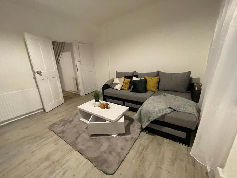 Beautiful 2 Bedroom On Tower Bridge London Bagian luar foto