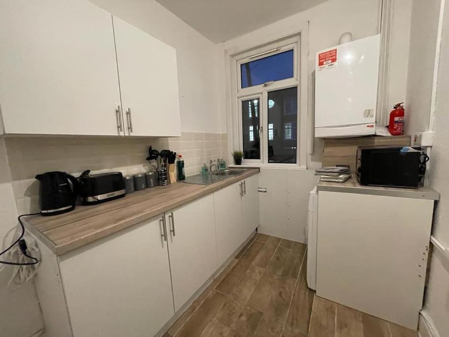 Beautiful 2 Bedroom On Tower Bridge London Bagian luar foto