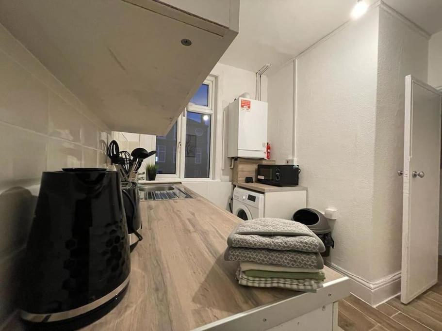 Beautiful 2 Bedroom On Tower Bridge London Bagian luar foto