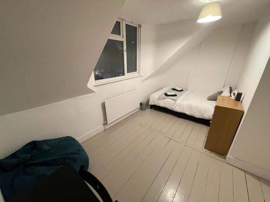 Beautiful 2 Bedroom On Tower Bridge London Bagian luar foto