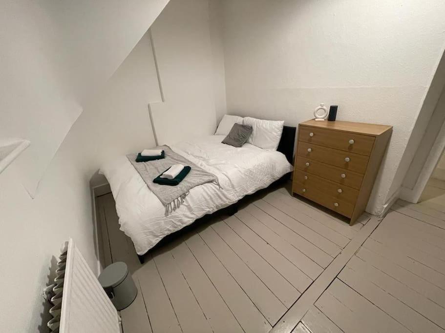 Beautiful 2 Bedroom On Tower Bridge London Bagian luar foto